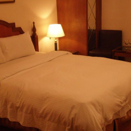Emperor Hotel Kaohsziung Kültér fotó