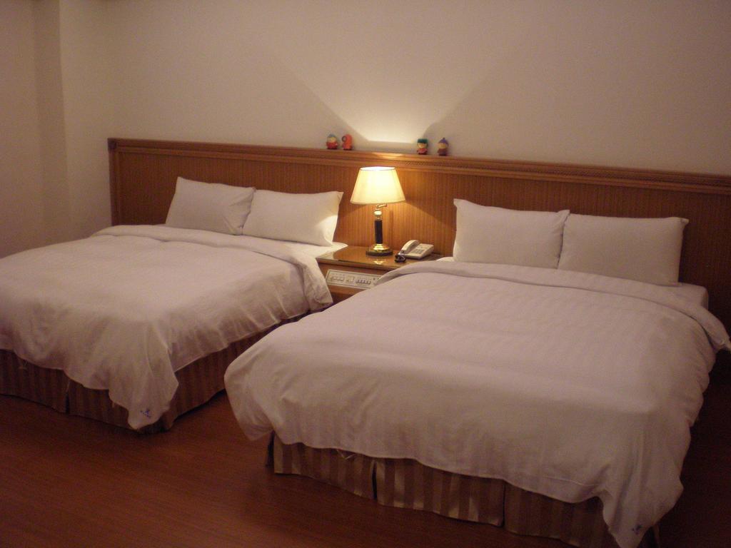 Emperor Hotel Kaohsziung Szoba fotó