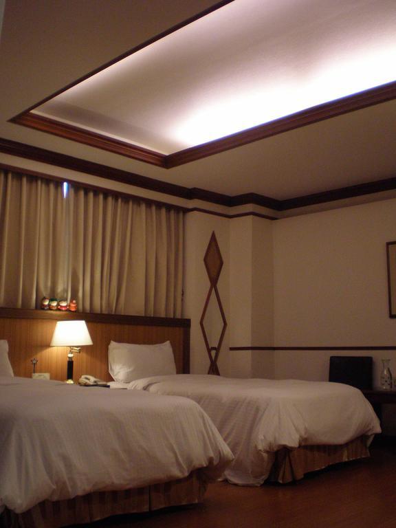 Emperor Hotel Kaohsziung Szoba fotó