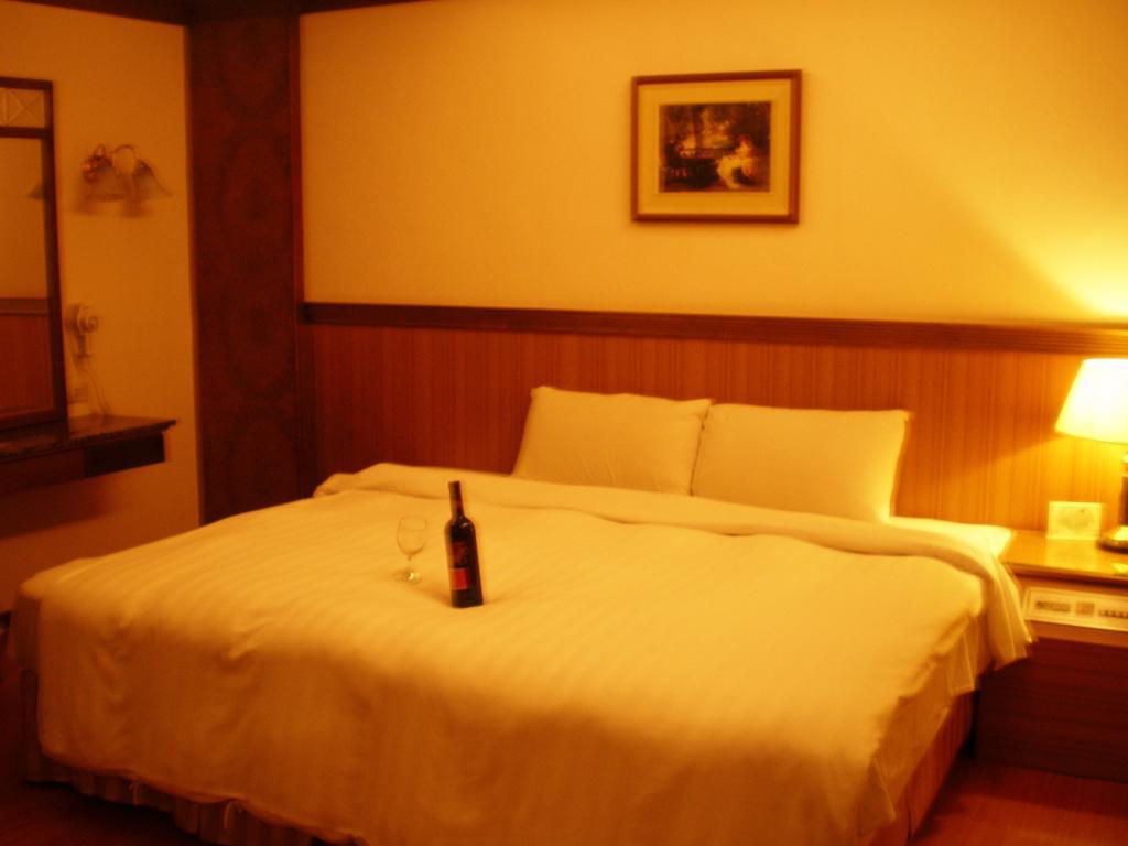 Emperor Hotel Kaohsziung Szoba fotó