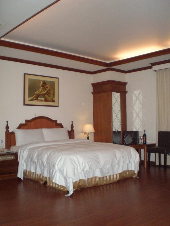 Emperor Hotel Kaohsziung Szoba fotó