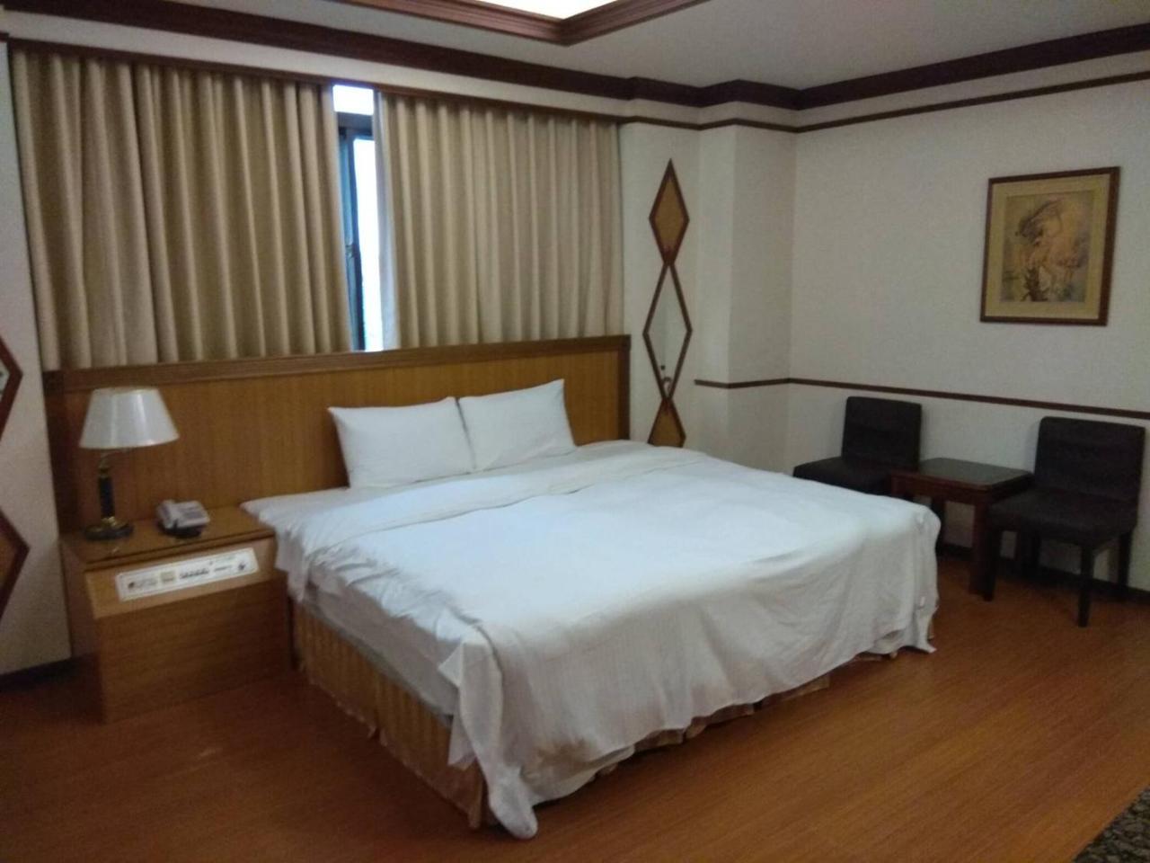 Emperor Hotel Kaohsziung Kültér fotó